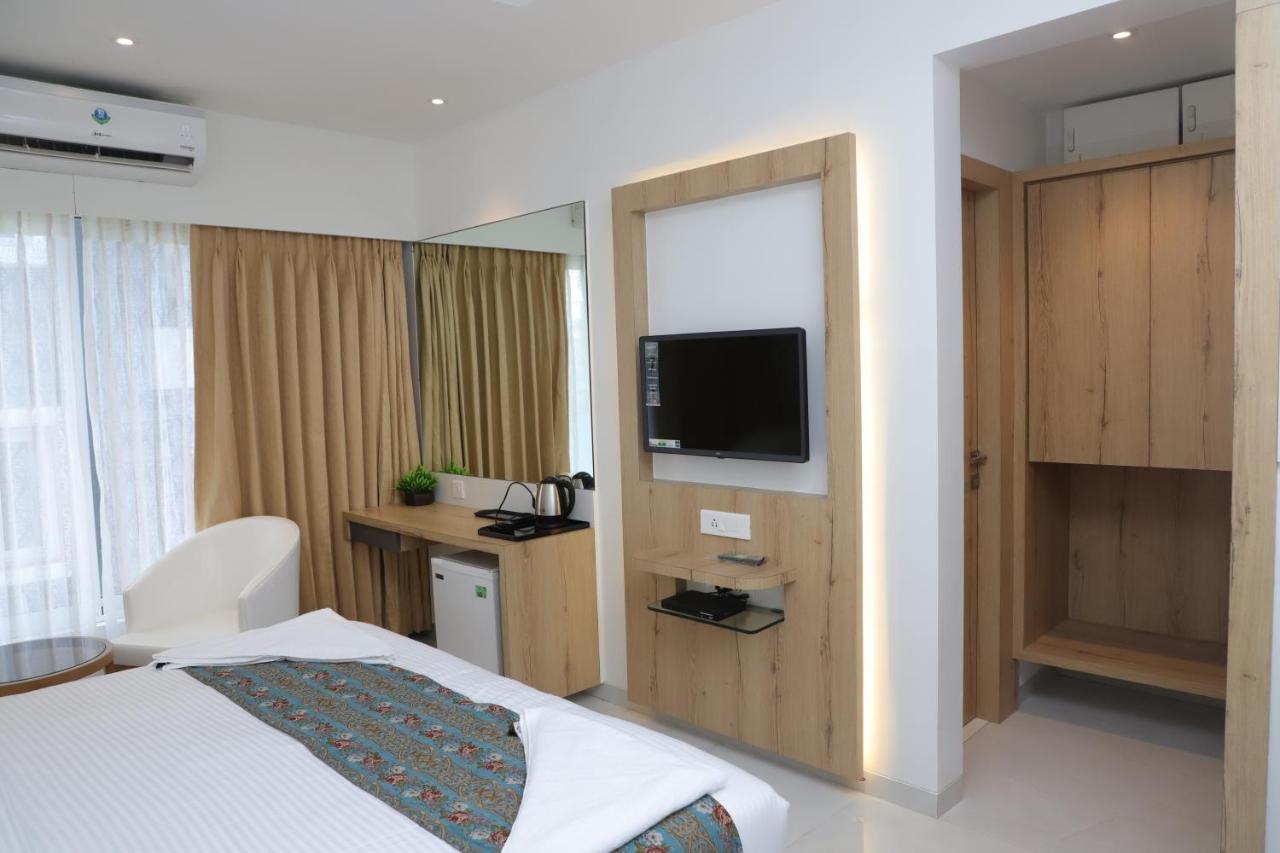 Shikin Hotels Navi Mumbai Esterno foto